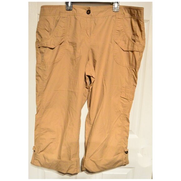 New York & Co Women's Size 18 Khaki Capri Leg With Cuffs Pants Slacks - Picture 1 of 6